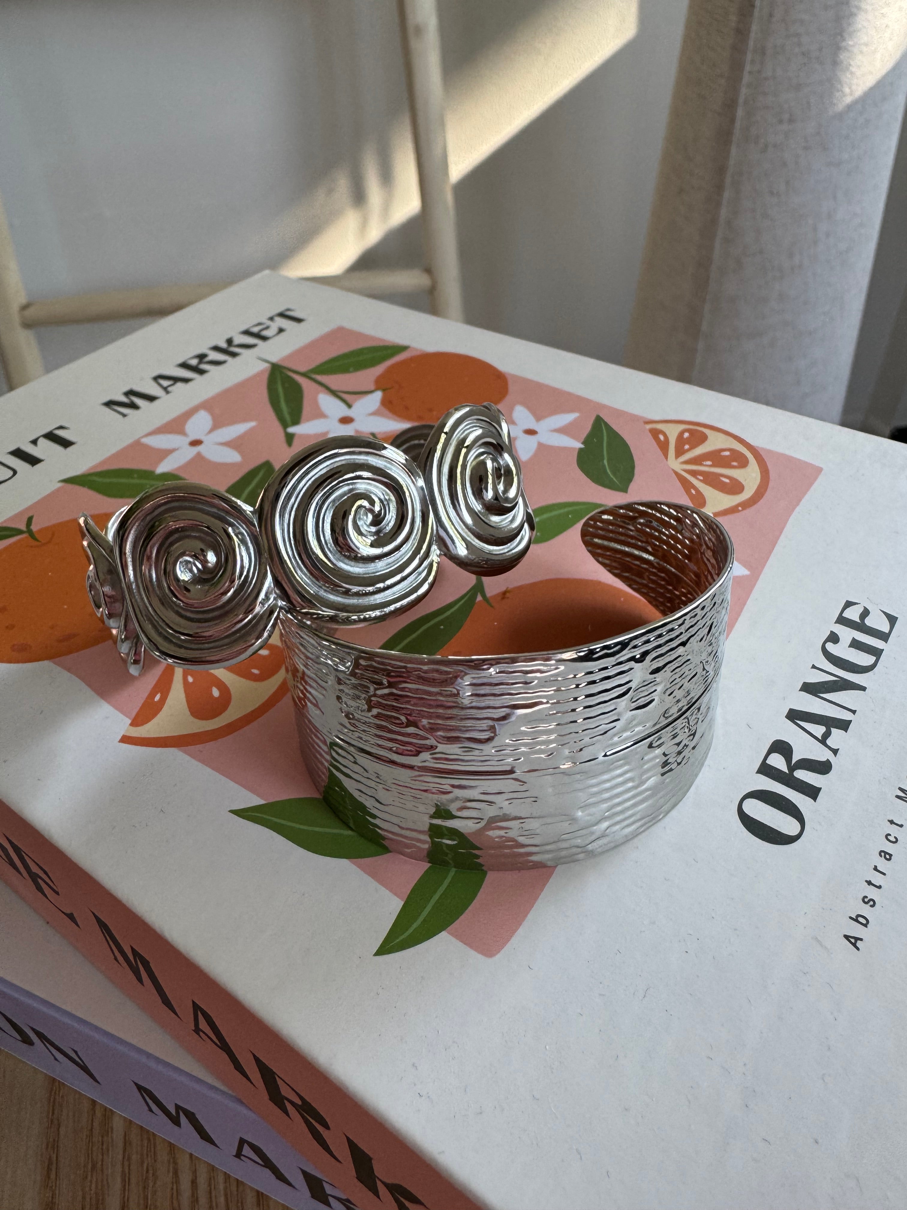 Zephyra bangle