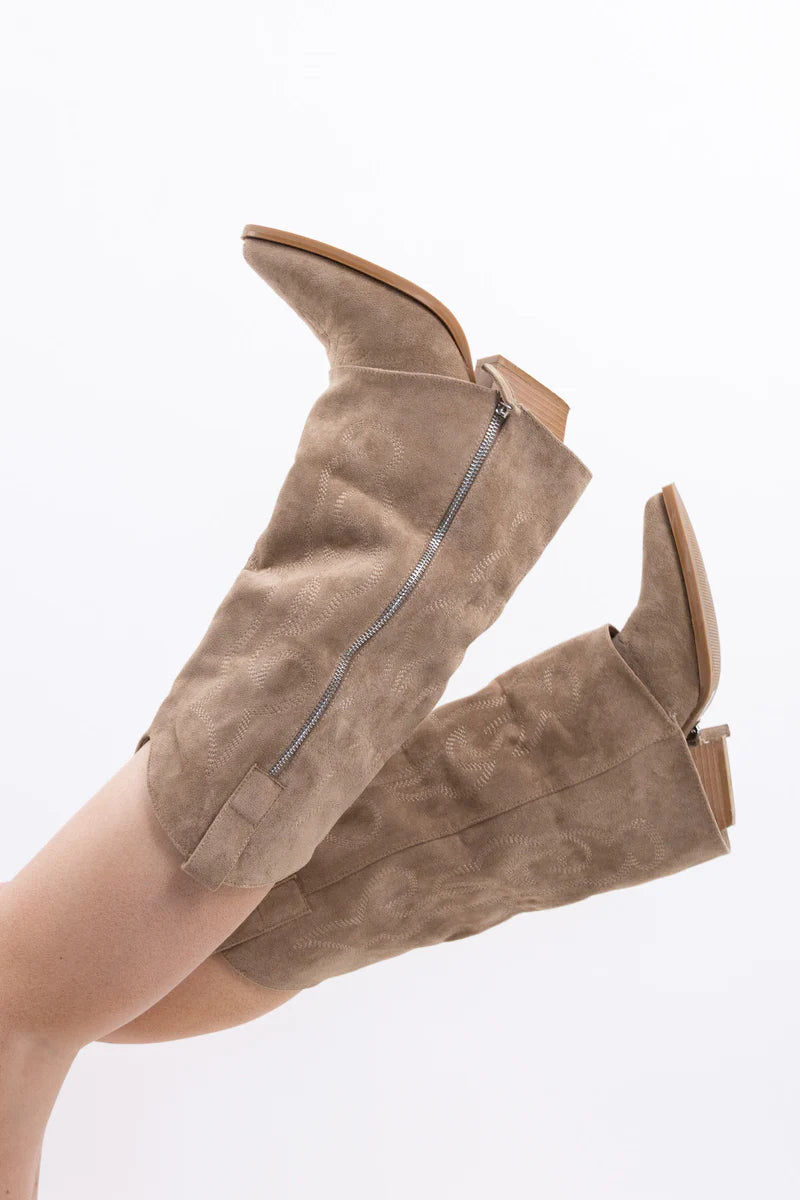 Chloe cowboy boots